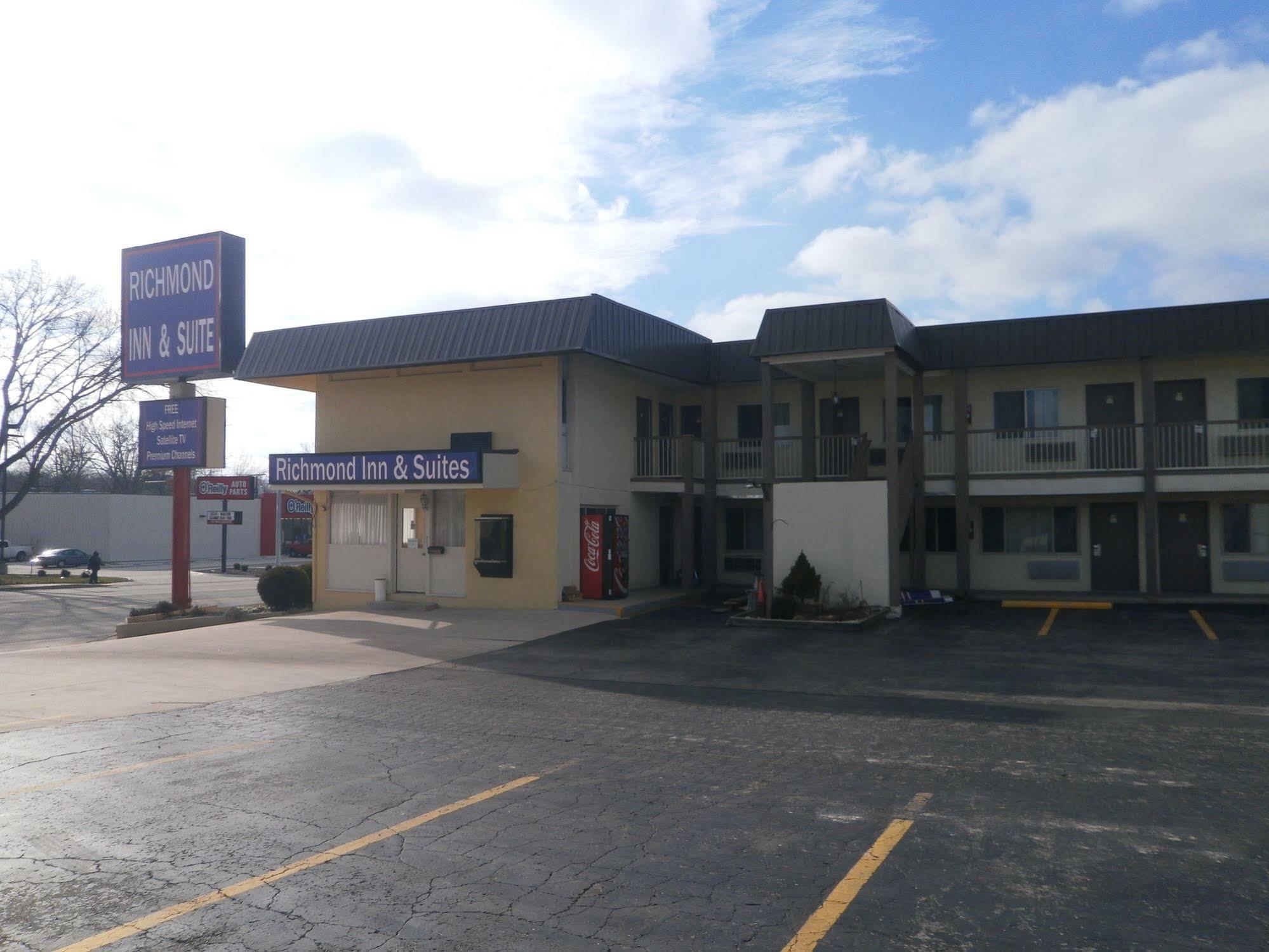 Richmond Inn And Suites Ngoại thất bức ảnh