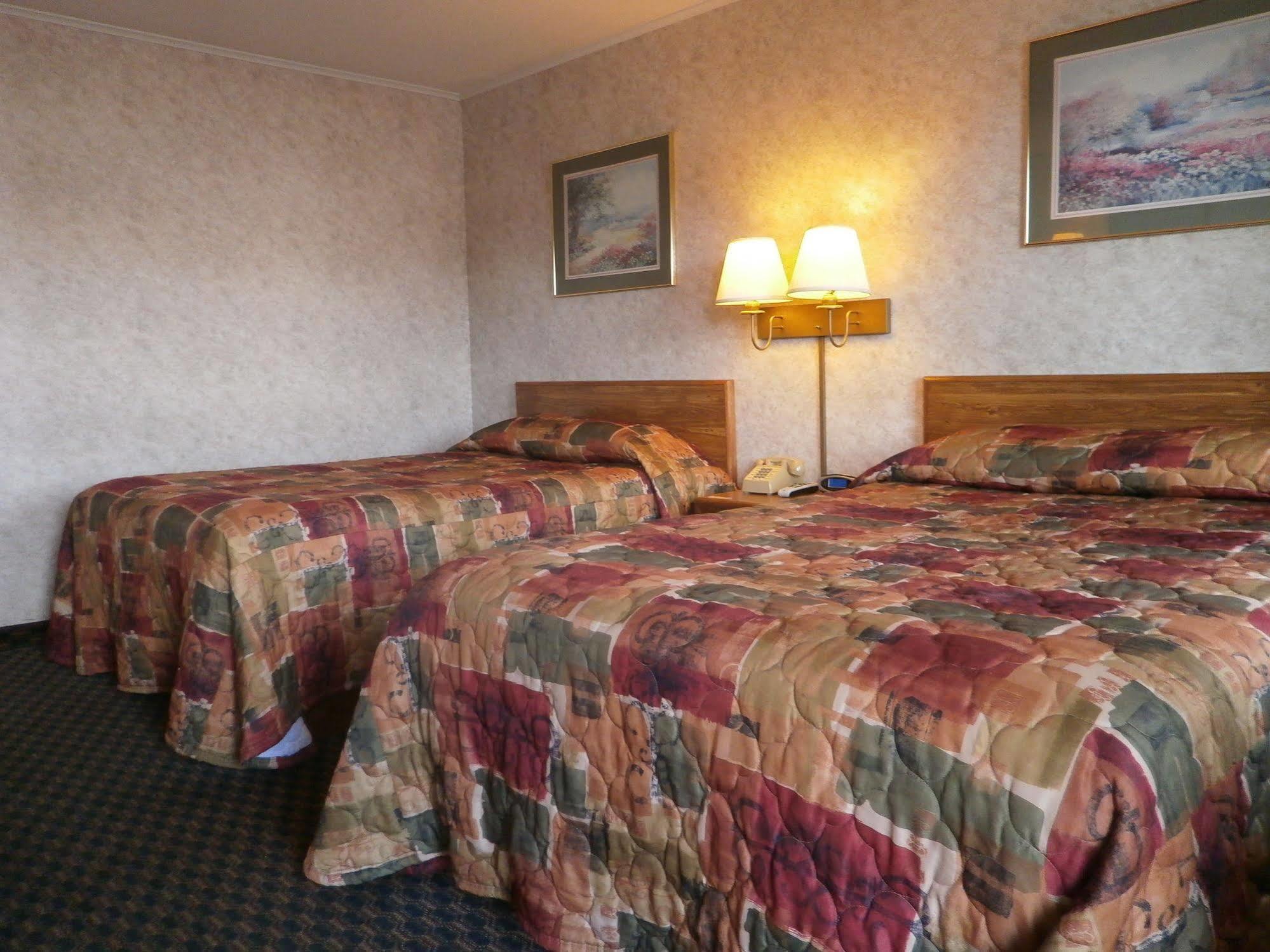 Richmond Inn And Suites Ngoại thất bức ảnh